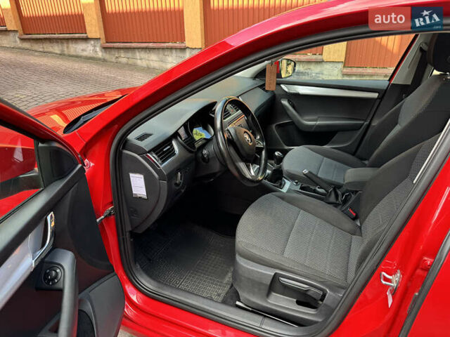 Красный Шкода Октавия, объемом двигателя 1.6 л и пробегом 250 тыс. км за 10500 $, фото 14 на Automoto.ua