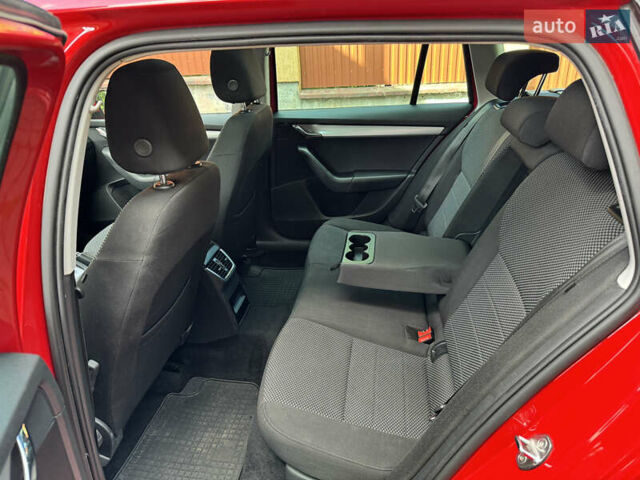 Красный Шкода Октавия, объемом двигателя 1.6 л и пробегом 250 тыс. км за 10500 $, фото 30 на Automoto.ua