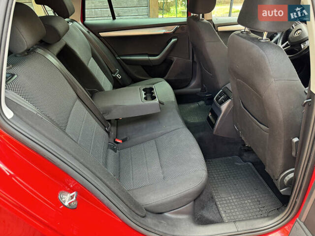 Красный Шкода Октавия, объемом двигателя 1.6 л и пробегом 250 тыс. км за 10500 $, фото 28 на Automoto.ua