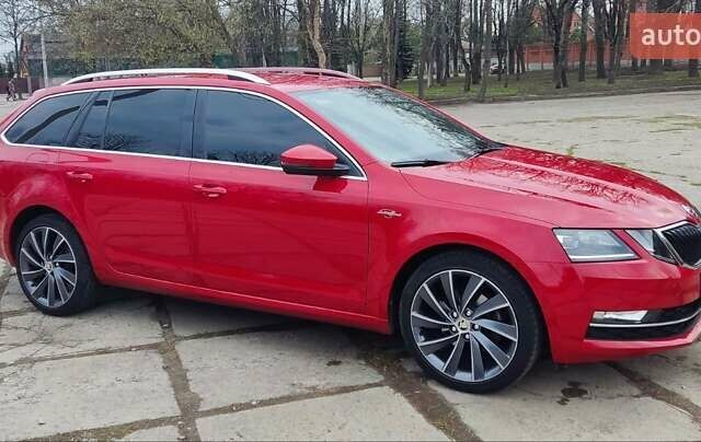 Красный Шкода Октавия, объемом двигателя 1.5 л и пробегом 123 тыс. км за 25800 $, фото 6 на Automoto.ua