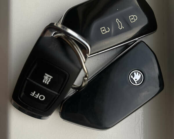 Красный Шкода Октавия, объемом двигателя 2 л и пробегом 124 тыс. км за 20700 $, фото 13 на Automoto.ua