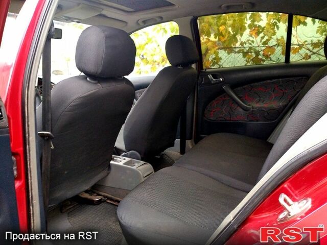 Шкода Октавия 1997 в Вознесенске на Automoto.ua Красный Шкода Октавия, объемом двигателя 1.8 л и пробегом 257 тыс. км за 3600 $, фото 4 на Automoto.ua