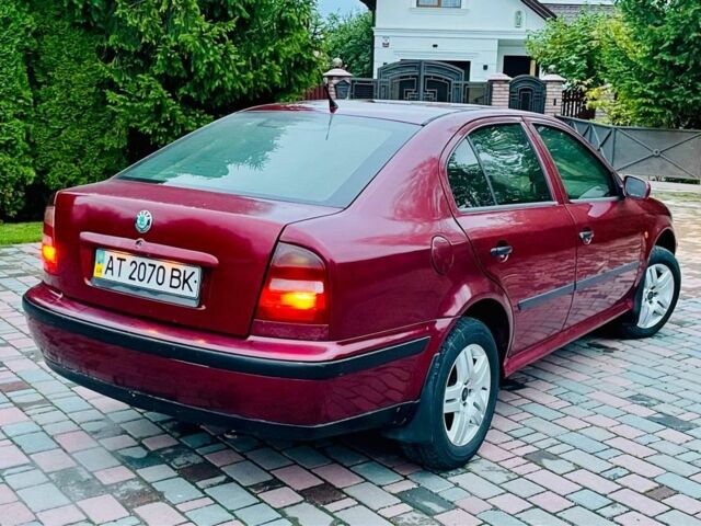 Красный Шкода Октавия, объемом двигателя 1.6 л и пробегом 300 тыс. км за 2650 $, фото 2 на Automoto.ua