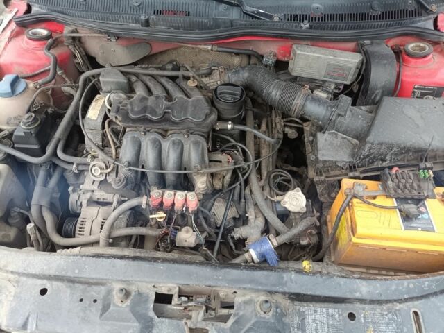 Красный Шкода Октавия, объемом двигателя 1.6 л и пробегом 397 тыс. км за 2500 $, фото 7 на Automoto.ua