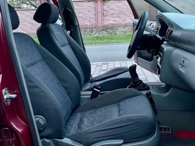 Красный Шкода Октавия, объемом двигателя 1.6 л и пробегом 300 тыс. км за 2650 $, фото 7 на Automoto.ua