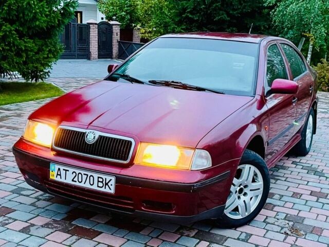 Красный Шкода Октавия, объемом двигателя 1.6 л и пробегом 300 тыс. км за 2650 $, фото 3 на Automoto.ua