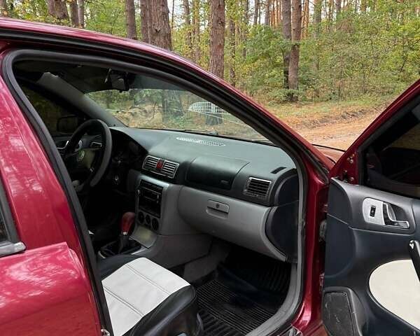 Червоний Шкода Октавія, об'ємом двигуна 1.78 л та пробігом 400 тис. км за 3200 $, фото 7 на Automoto.ua