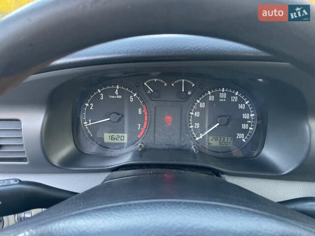 Красный Шкода Октавия, объемом двигателя 1.6 л и пробегом 280 тыс. км за 2650 $, фото 1 на Automoto.ua