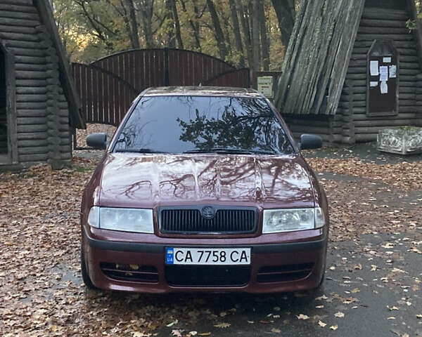 Красный Шкода Октавия, объемом двигателя 1.78 л и пробегом 280 тыс. км за 3600 $, фото 6 на Automoto.ua