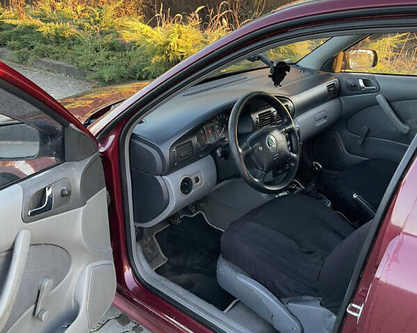 Красный Шкода Октавия, объемом двигателя 1.6 л и пробегом 280 тыс. км за 2650 $, фото 3 на Automoto.ua