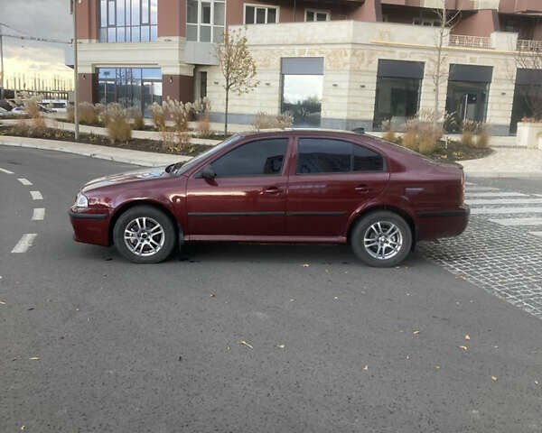 Красный Шкода Октавия, объемом двигателя 1.78 л и пробегом 280 тыс. км за 3600 $, фото 2 на Automoto.ua