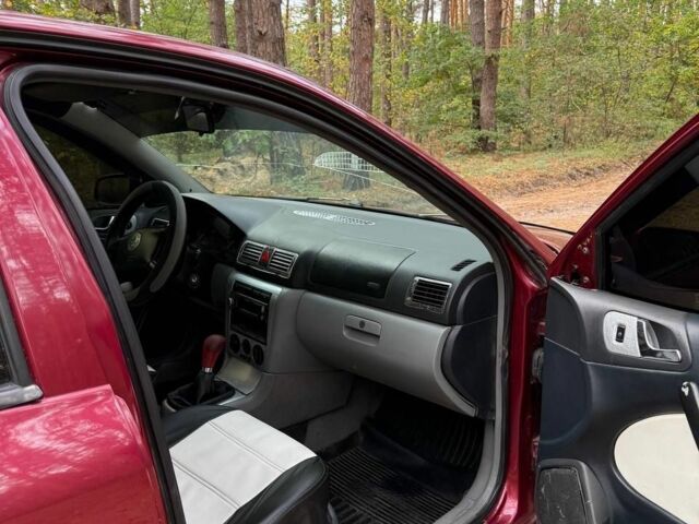 Красный Шкода Октавия, объемом двигателя 1.8 л и пробегом 390 тыс. км за 3200 $, фото 5 на Automoto.ua