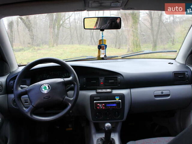 Червоний Шкода Октавія, об'ємом двигуна 1.6 л та пробігом 300 тис. км за 2752 $, фото 7 на Automoto.ua