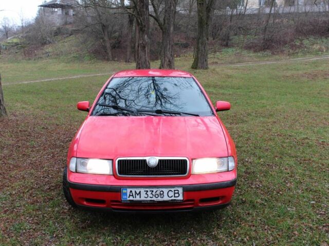 Красный Шкода Октавия, объемом двигателя 1.6 л и пробегом 300 тыс. км за 2750 $, фото 1 на Automoto.ua