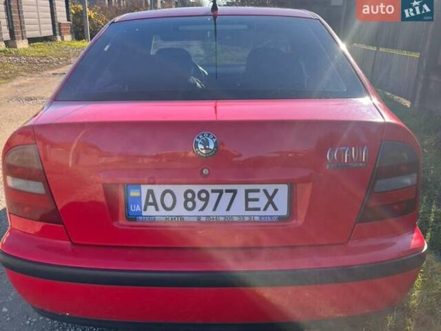 Красный Шкода Октавия, объемом двигателя 1.6 л и пробегом 287 тыс. км за 3200 $, фото 1 на Automoto.ua