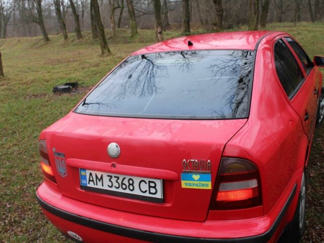 Красный Шкода Октавия, объемом двигателя 1.6 л и пробегом 300 тыс. км за 2750 $, фото 5 на Automoto.ua