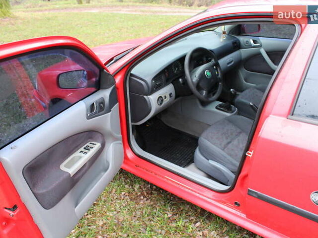 Червоний Шкода Октавія, об'ємом двигуна 1.6 л та пробігом 300 тис. км за 2752 $, фото 11 на Automoto.ua