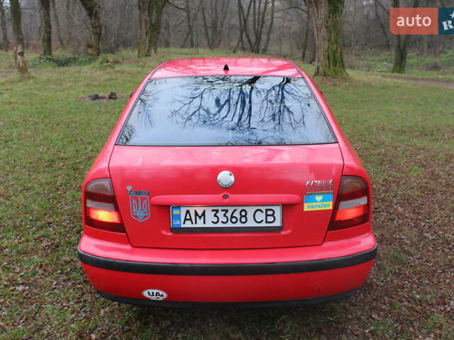 Червоний Шкода Октавія, об'ємом двигуна 1.6 л та пробігом 300 тис. км за 2752 $, фото 6 на Automoto.ua