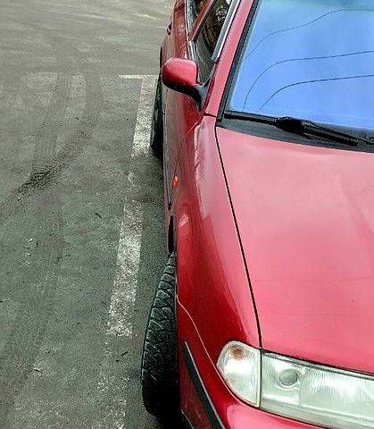 Красный Шкода Октавия, объемом двигателя 1.6 л и пробегом 372 тыс. км за 3550 $, фото 4 на Automoto.ua