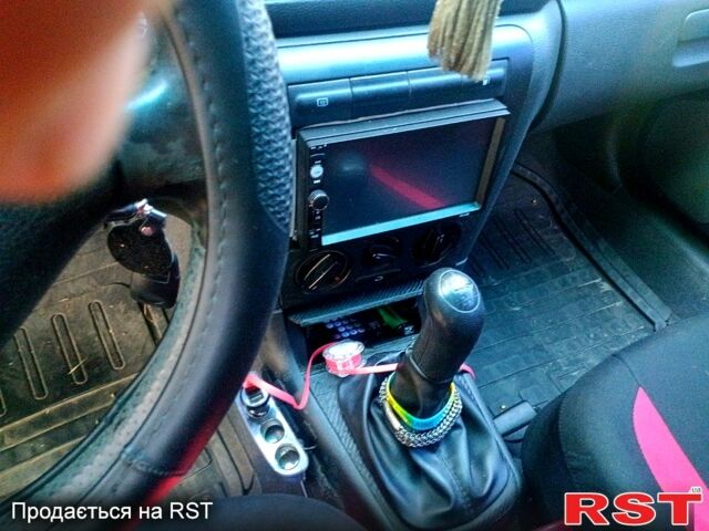 Красный Шкода Октавия, объемом двигателя 2 л и пробегом 347 тыс. км за 3000 $, фото 5 на Automoto.ua