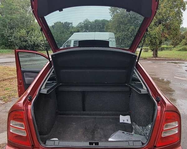 Красный Шкода Октавия, объемом двигателя 1.6 л и пробегом 99 тыс. км за 3550 $, фото 10 на Automoto.ua