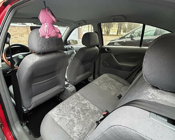 Красный Шкода Октавия, объемом двигателя 1.6 л и пробегом 209 тыс. км за 3600 $, фото 9 на Automoto.ua