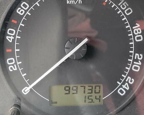 Красный Шкода Октавия, объемом двигателя 1.6 л и пробегом 99 тыс. км за 3550 $, фото 12 на Automoto.ua