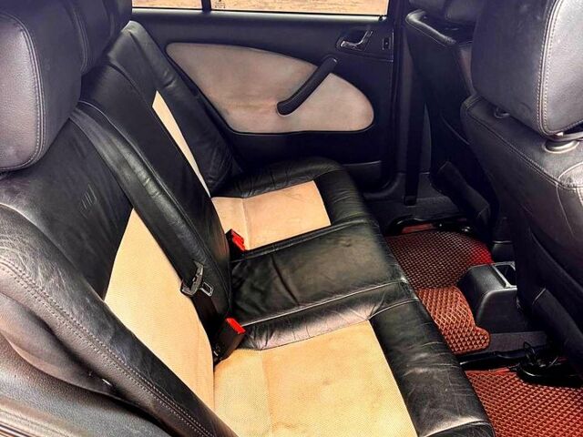 Червоний Шкода Октавія, об'ємом двигуна 1.8 л та пробігом 244 тис. км за 6000 $, фото 10 на Automoto.ua