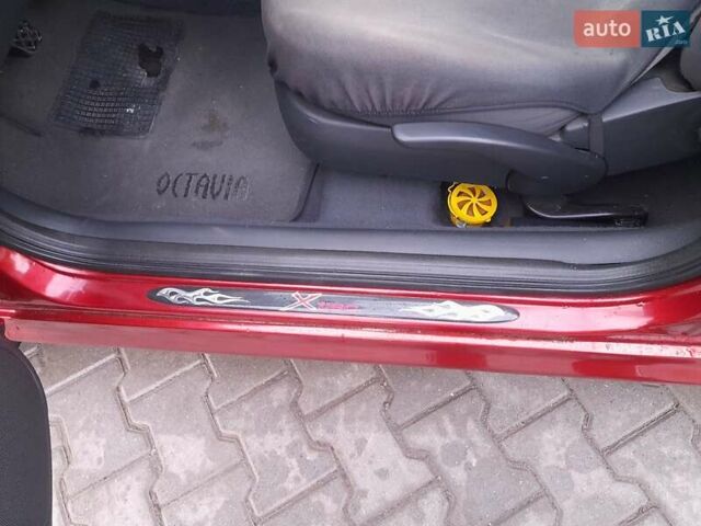 Червоний Шкода Октавія, об'ємом двигуна 1.78 л та пробігом 255 тис. км за 4200 $, фото 25 на Automoto.ua