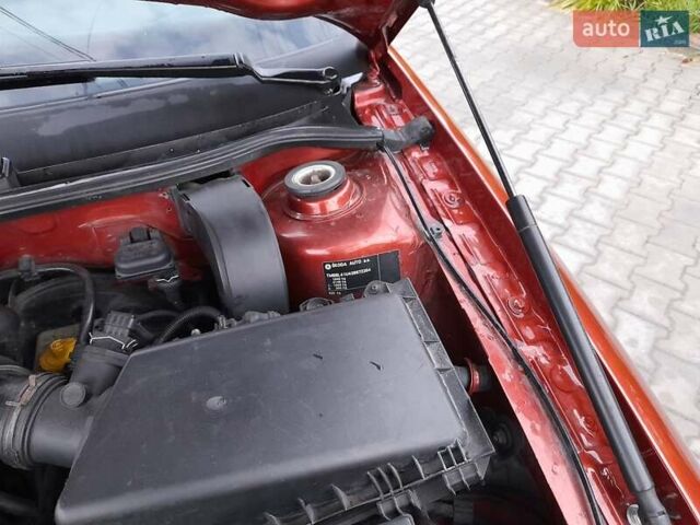 Червоний Шкода Октавія, об'ємом двигуна 1.78 л та пробігом 255 тис. км за 4200 $, фото 59 на Automoto.ua