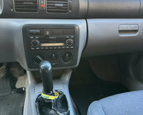 Червоний Шкода Октавія, об'ємом двигуна 1.6 л та пробігом 318 тис. км за 3000 $, фото 13 на Automoto.ua