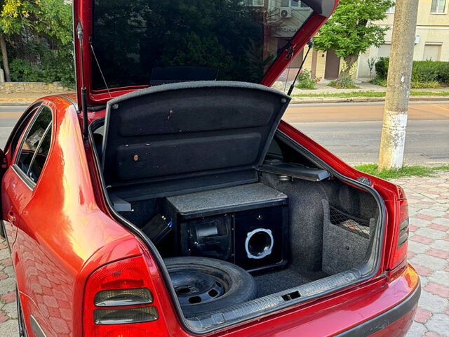 Червоний Шкода Октавія, об'ємом двигуна 1.8 л та пробігом 258 тис. км за 5199 $, фото 13 на Automoto.ua