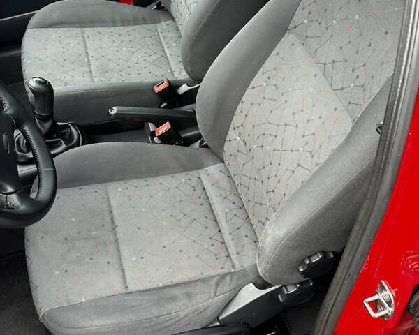 Красный Шкода Октавия, объемом двигателя 1.6 л и пробегом 229 тыс. км за 3599 $, фото 25 на Automoto.ua