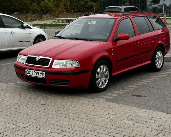 Красный Шкода Октавия, объемом двигателя 1.6 л и пробегом 229 тыс. км за 3599 $, фото 2 на Automoto.ua