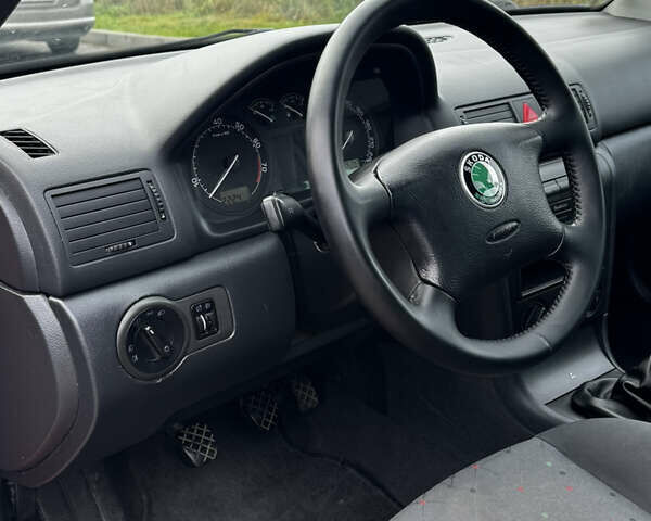 Красный Шкода Октавия, объемом двигателя 1.6 л и пробегом 229 тыс. км за 3599 $, фото 26 на Automoto.ua