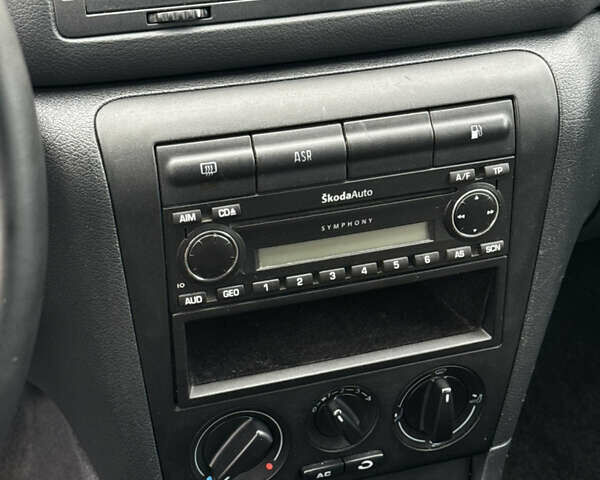 Красный Шкода Октавия, объемом двигателя 1.6 л и пробегом 229 тыс. км за 3599 $, фото 30 на Automoto.ua