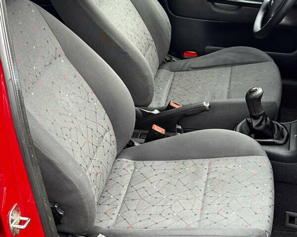 Красный Шкода Октавия, объемом двигателя 1.6 л и пробегом 229 тыс. км за 3599 $, фото 34 на Automoto.ua