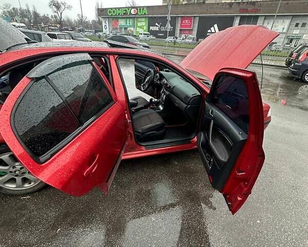 Красный Шкода Октавия, объемом двигателя 1.9 л и пробегом 311 тыс. км за 4899 $, фото 2 на Automoto.ua