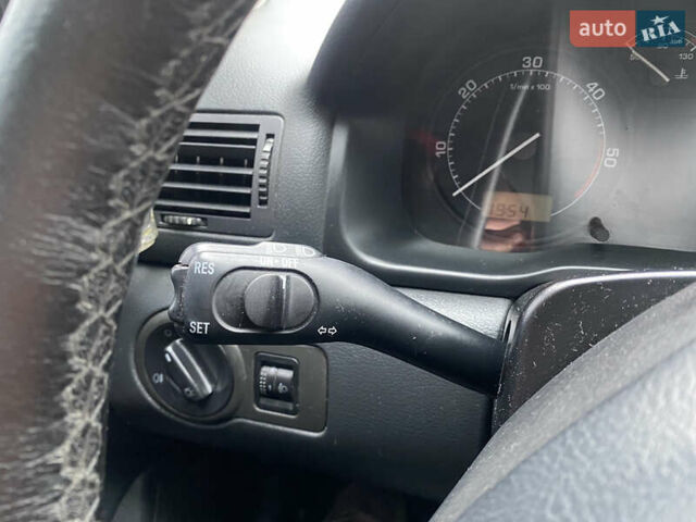 Красный Шкода Октавия, объемом двигателя 1.9 л и пробегом 318 тыс. км за 4300 $, фото 22 на Automoto.ua