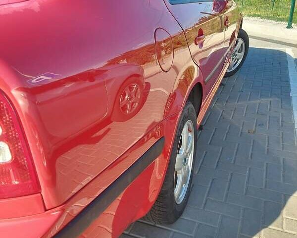 Красный Шкода Октавия, объемом двигателя 1.6 л и пробегом 220 тыс. км за 5200 $, фото 4 на Automoto.ua