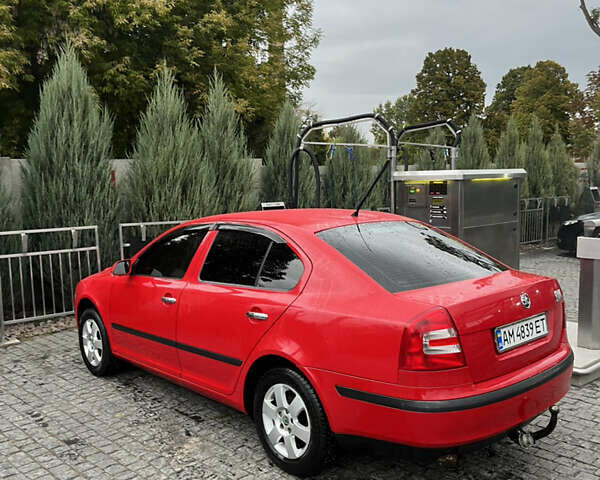 Красный Шкода Октавия, объемом двигателя 1.6 л и пробегом 250 тыс. км за 6000 $, фото 7 на Automoto.ua