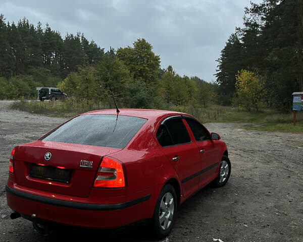 Красный Шкода Октавия, объемом двигателя 1.6 л и пробегом 250 тыс. км за 6000 $, фото 6 на Automoto.ua