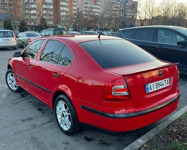 Красный Шкода Октавия, объемом двигателя 1.6 л и пробегом 192 тыс. км за 5900 $, фото 4 на Automoto.ua