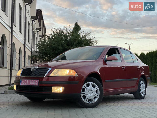Шкода Октавия 2006 в Дунаевцах на Automoto.ua Красный Шкода Октавия, объемом двигателя 1.6 л и пробегом 243 тыс. км за 5850 $, фото 1 на Automoto.ua