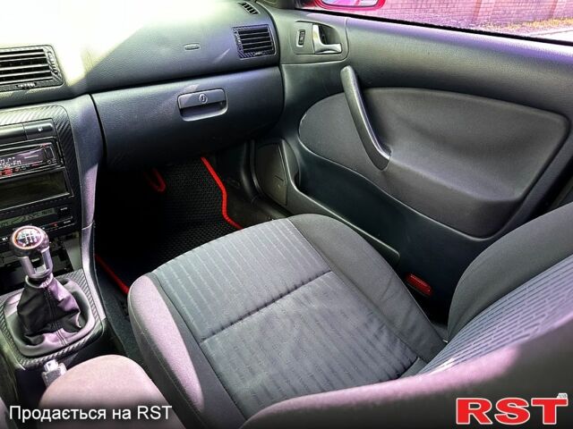 Красный Шкода Октавия, объемом двигателя 18 л и пробегом 212 тыс. км за 5200 $, фото 11 на Automoto.ua