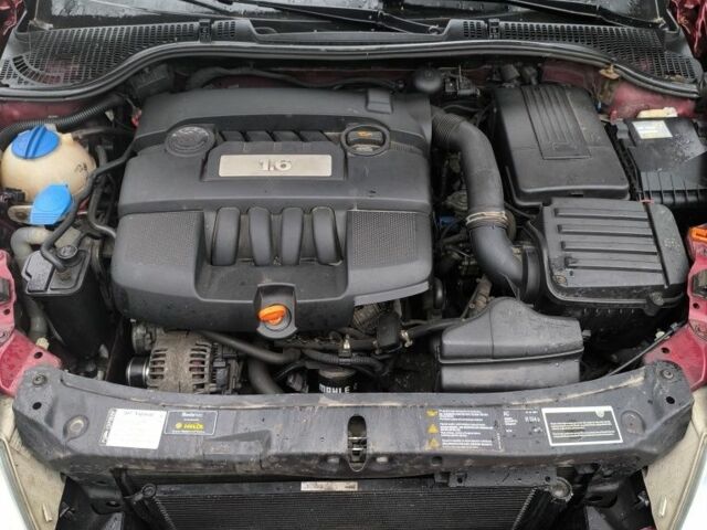 Красный Шкода Октавия, объемом двигателя 1.6 л и пробегом 245 тыс. км за 5800 $, фото 6 на Automoto.ua