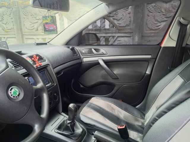 Красный Шкода Октавия, объемом двигателя 1.6 л и пробегом 192 тыс. км за 5900 $, фото 10 на Automoto.ua