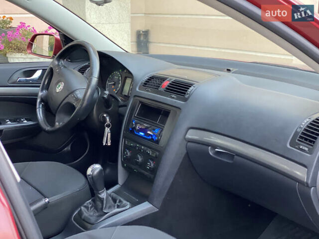 Шкода Октавия 2006 в Дунаевцах на Automoto.ua Красный Шкода Октавия, объемом двигателя 1.6 л и пробегом 243 тыс. км за 5850 $, фото 30 на Automoto.ua