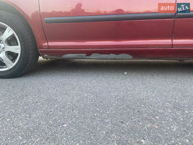 Красный Шкода Октавия, объемом двигателя 1.6 л и пробегом 296 тыс. км за 4700 $, фото 3 на Automoto.ua