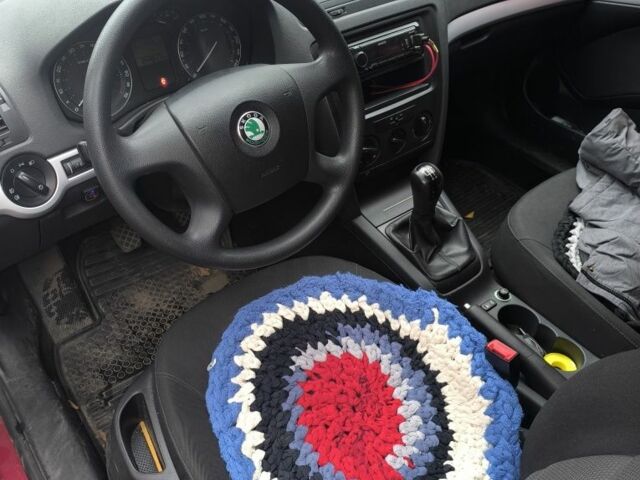 Красный Шкода Октавия, объемом двигателя 1.6 л и пробегом 245 тыс. км за 5800 $, фото 4 на Automoto.ua